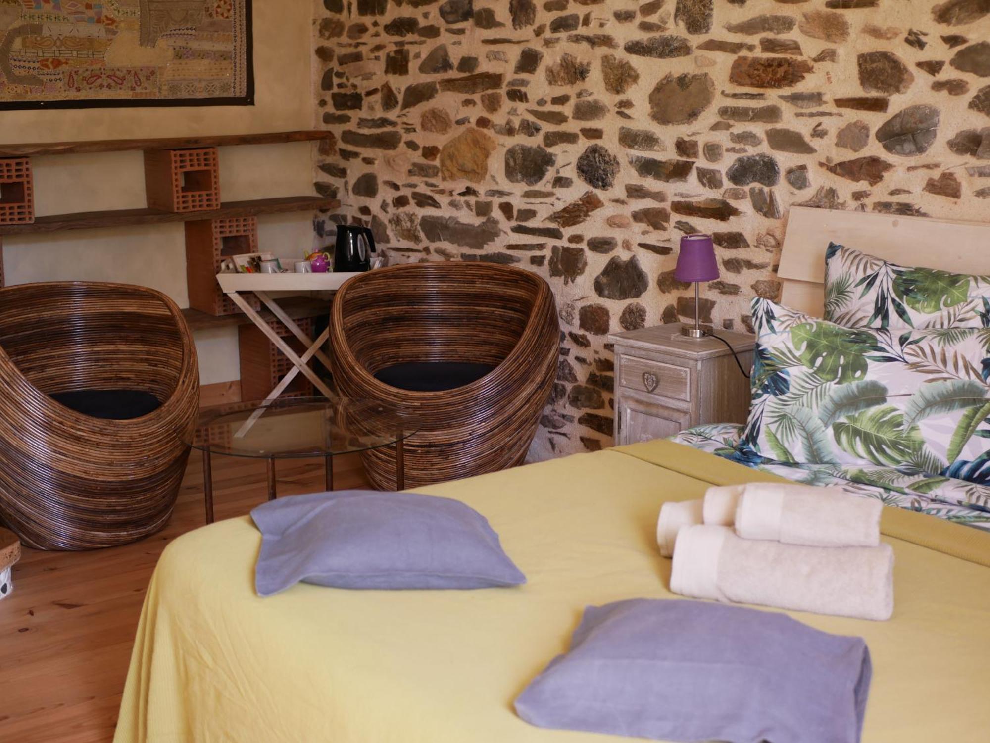 Bed and Breakfast Les Jardins De Lumiere Brusque Exterior foto