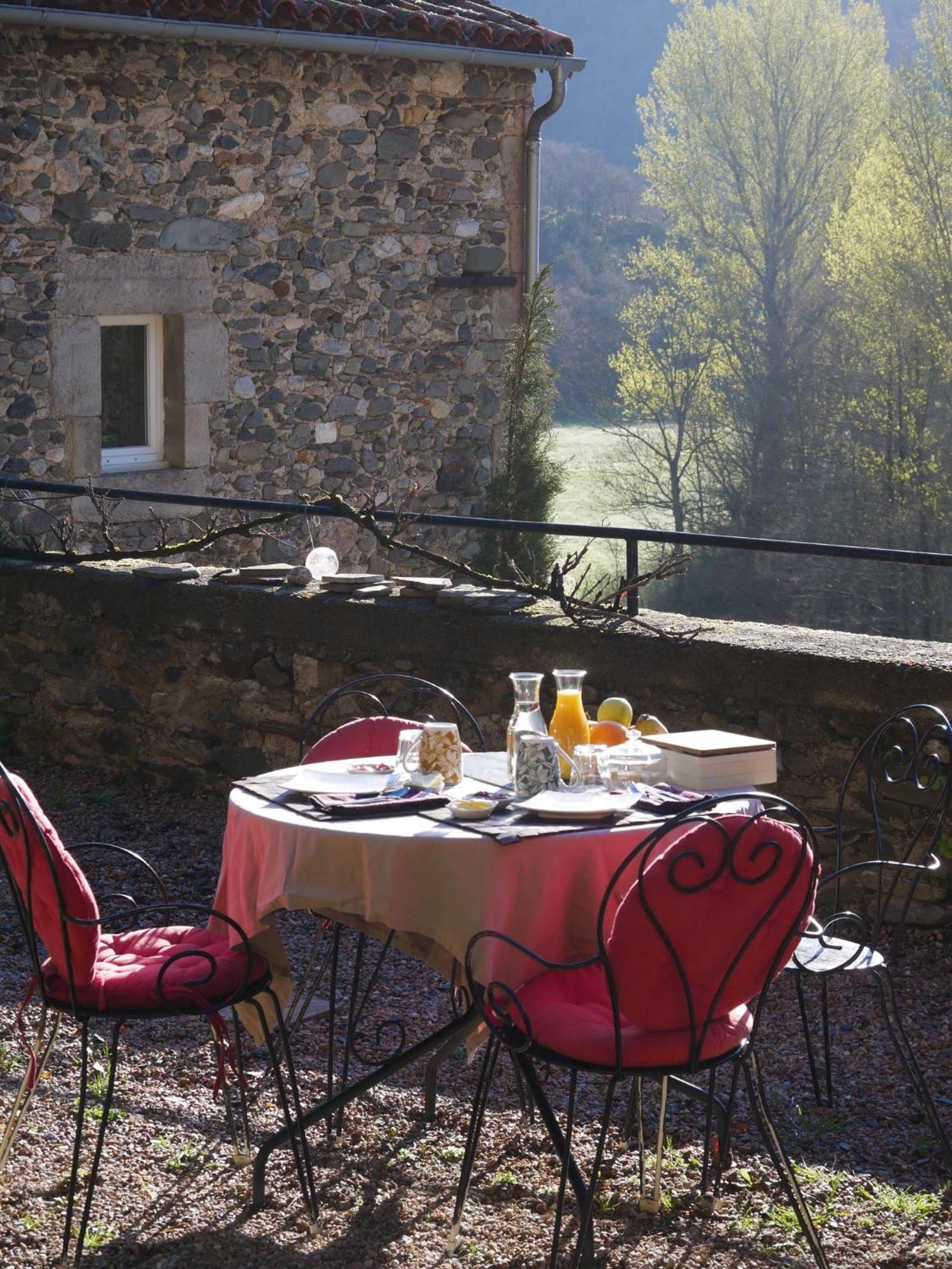 Bed and Breakfast Les Jardins De Lumiere Brusque Exterior foto